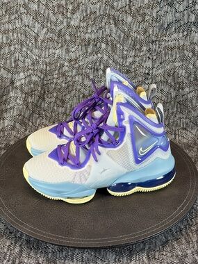 Nike LeBron XIX 19 Sneakers Kids size 4.5 Y Aura Citron Tint blue